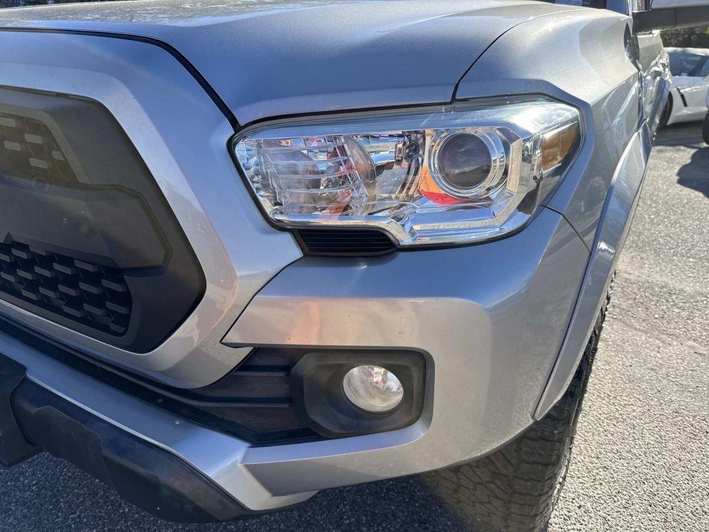 Toyota Tacoma Sr5 - Thumbnail 11