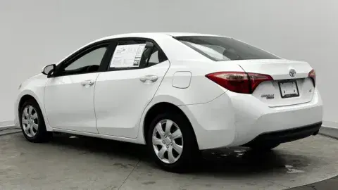 Toyota Corolla Le - Thumbnail 6