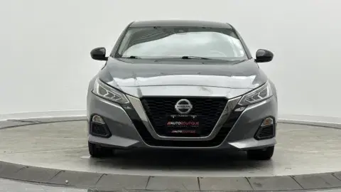 Nissan Altima 2.5 Sr - Thumbnail 3
