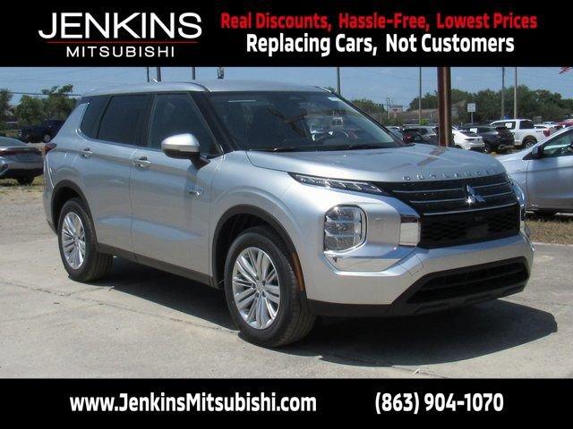 Mitsubishi Outlander Plug-In Hybrid - View 1