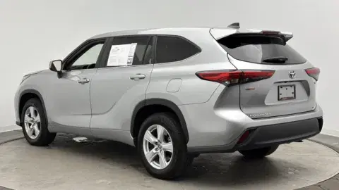 Toyota Highlander Hybrid Le - Thumbnail 6