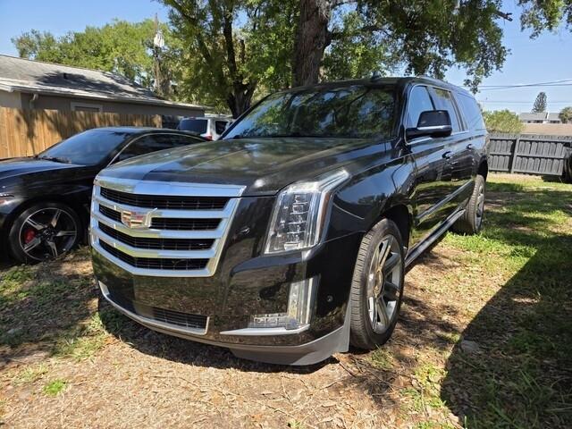 Cadillac Escaladepremium Luxury - Thumbnail 3