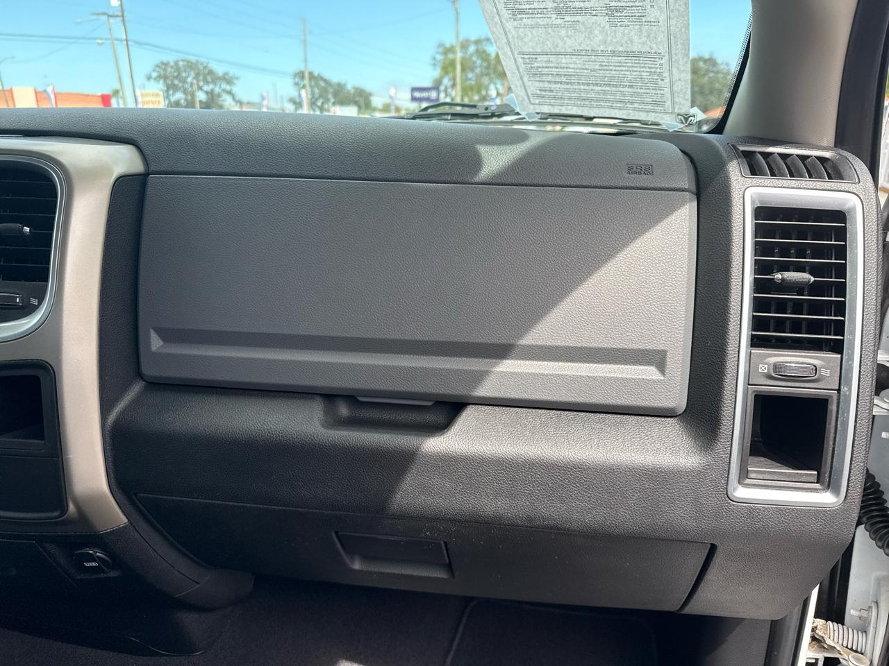 Ram 15004Wd Quad Cab 140.5" Slt - Thumbnail 13