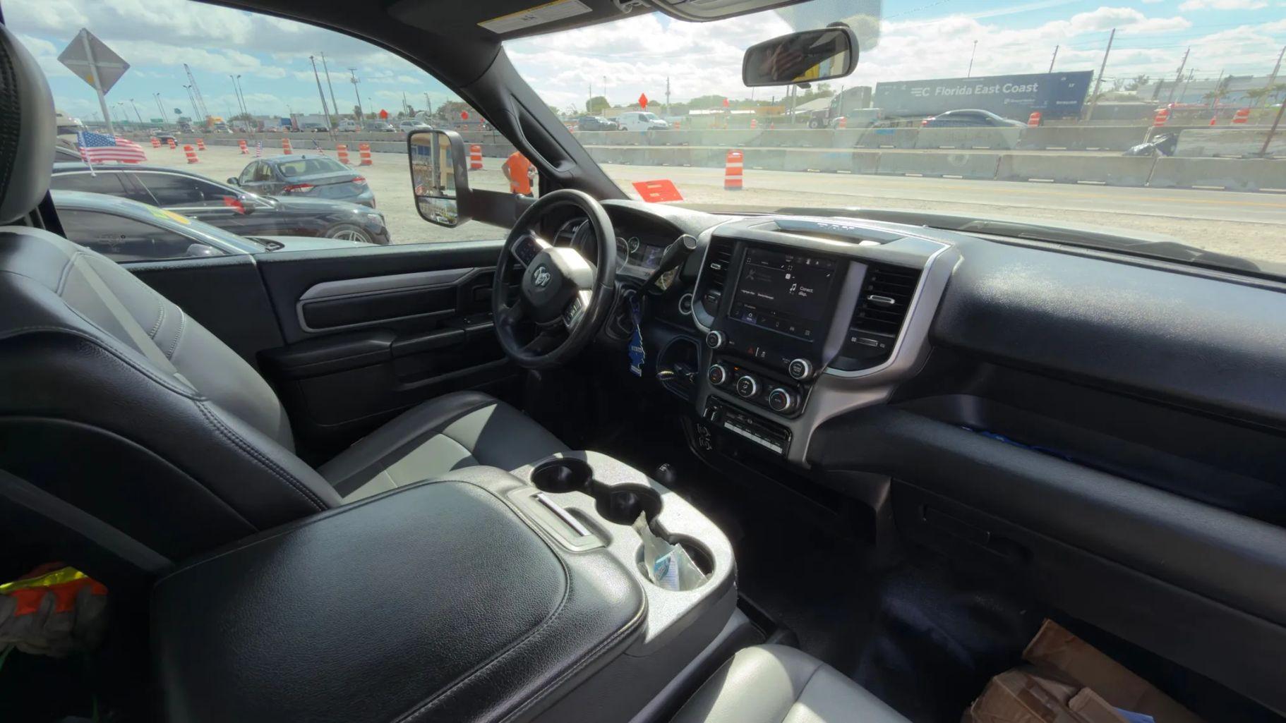 Ram 5500 Regular Cab & Chassis - Thumbnail 3