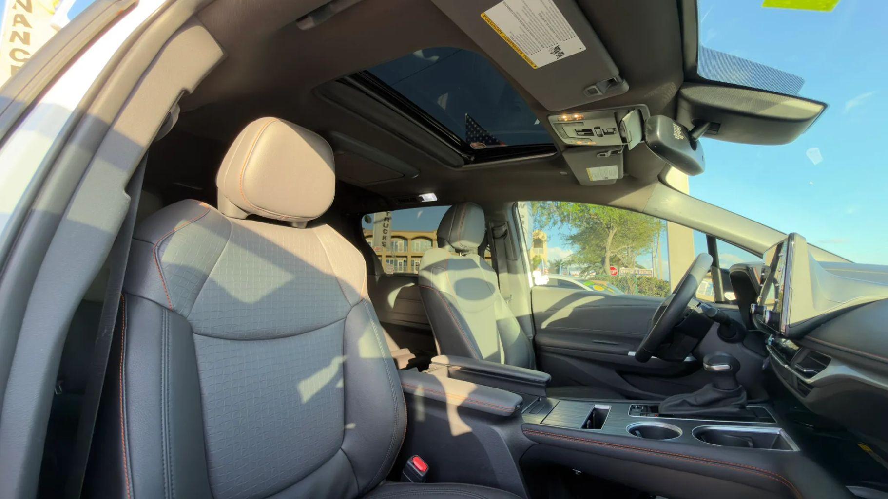 Toyota Sienna - Thumbnail 18