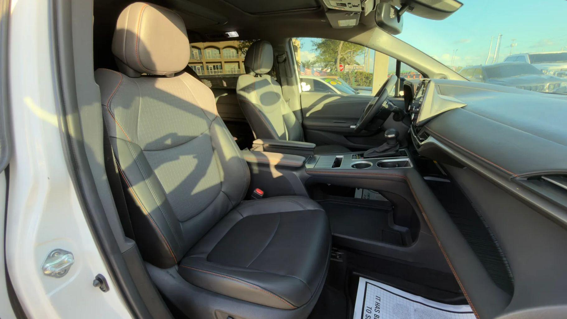 Toyota Sienna - Thumbnail 17