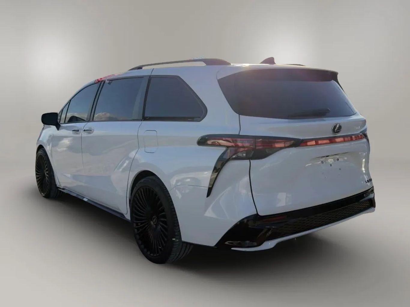 Toyota Sienna - Thumbnail 12