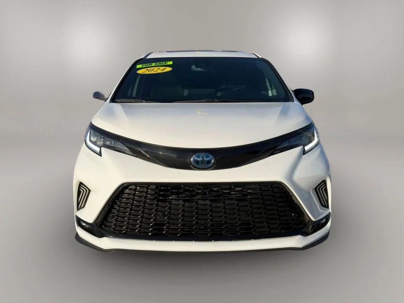 Toyota Sienna - Thumbnail 9