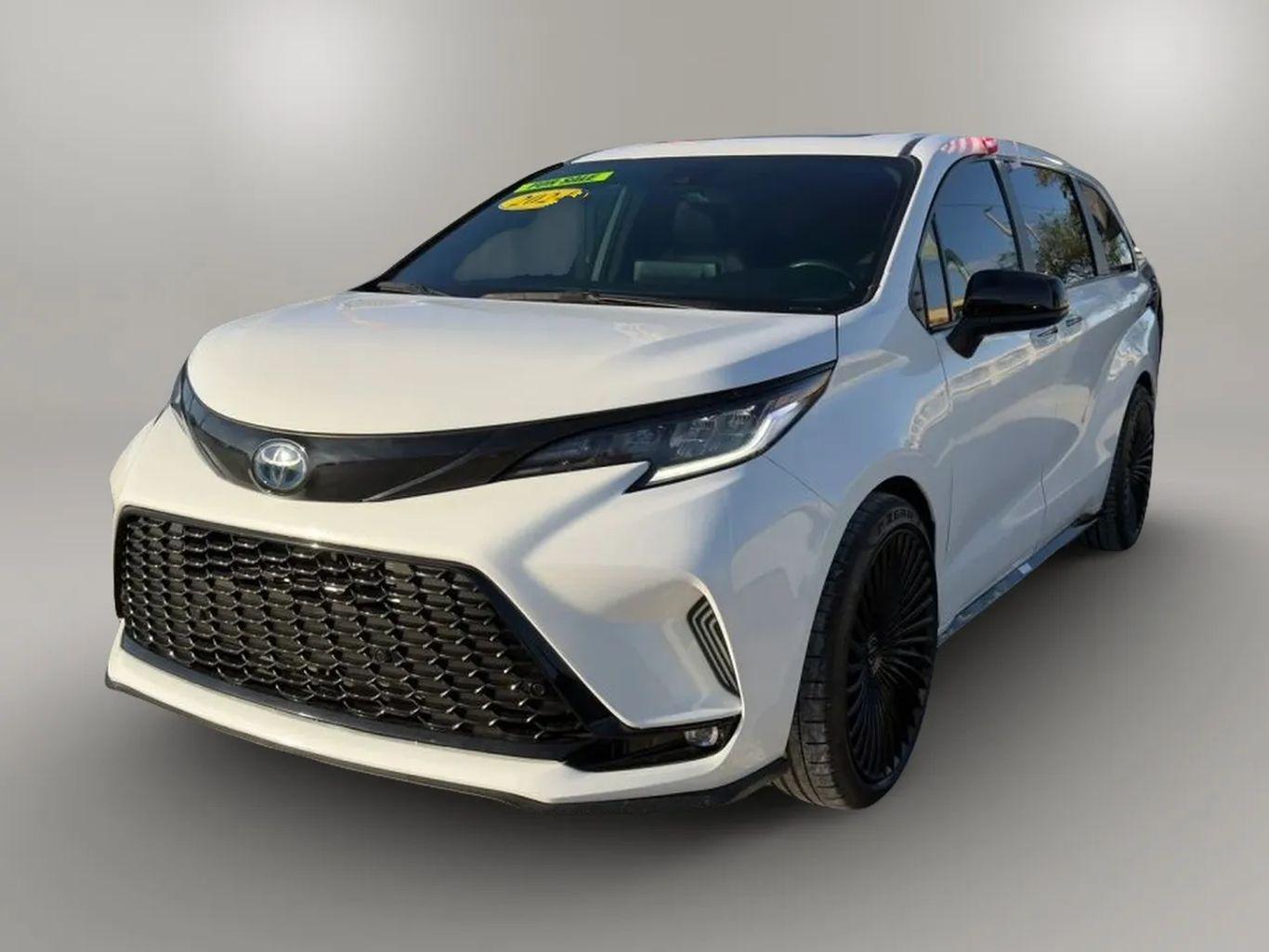 Toyota Sienna - Thumbnail 8