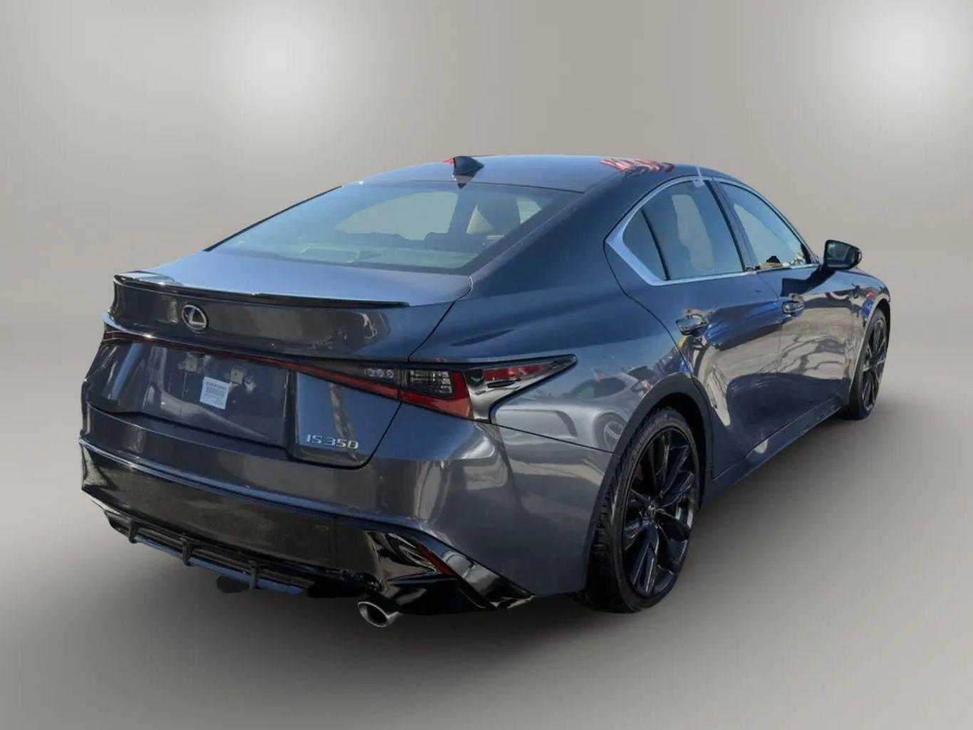 Lexus Is - Thumbnail 14