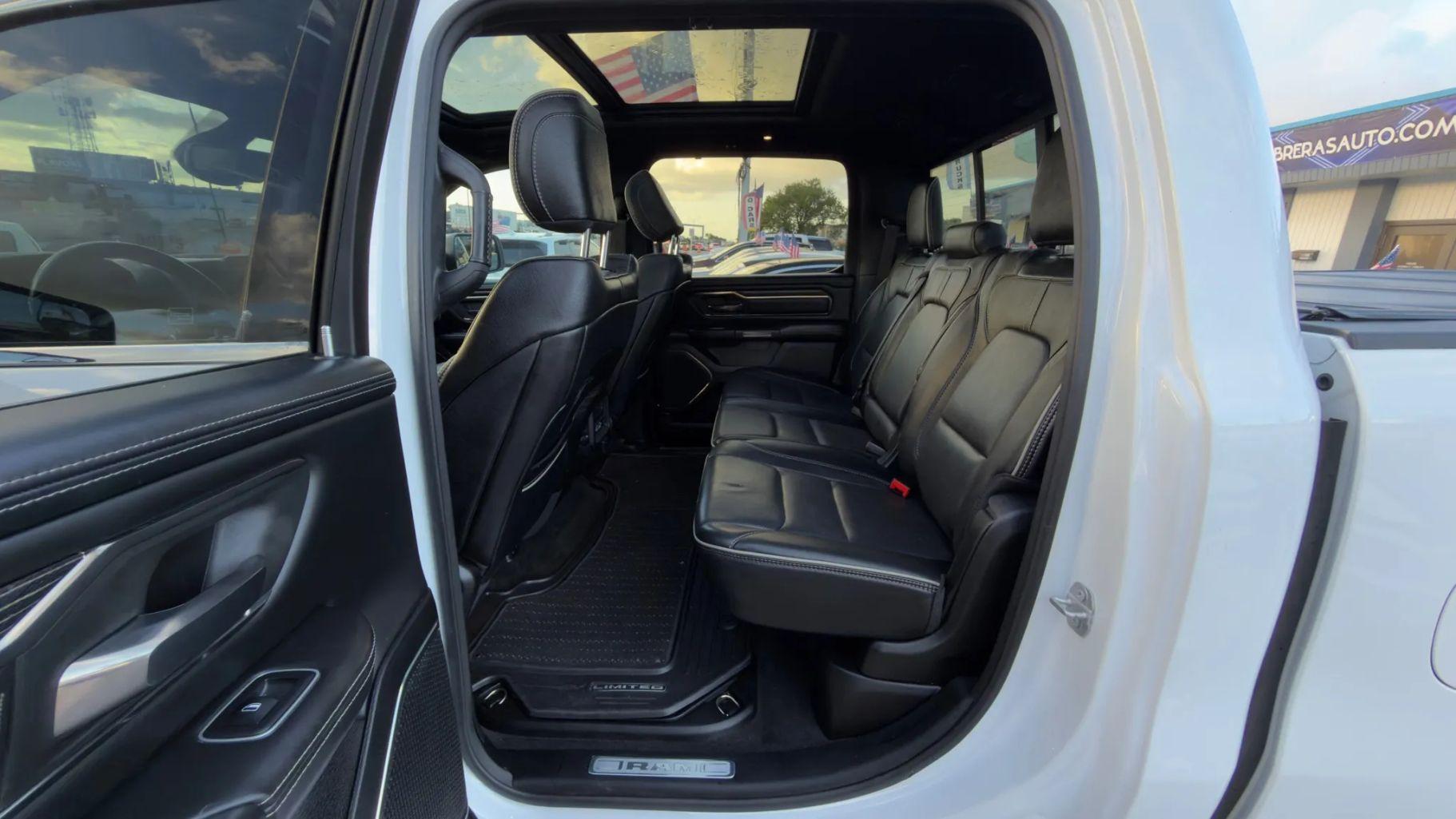 Ram 1500 Crew Cab - Thumbnail 2