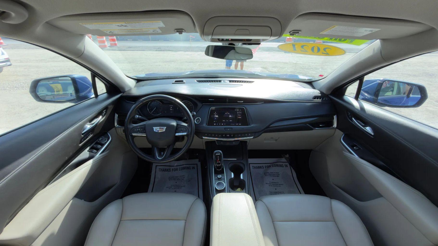 Cadillac Xt4 - Thumbnail 18