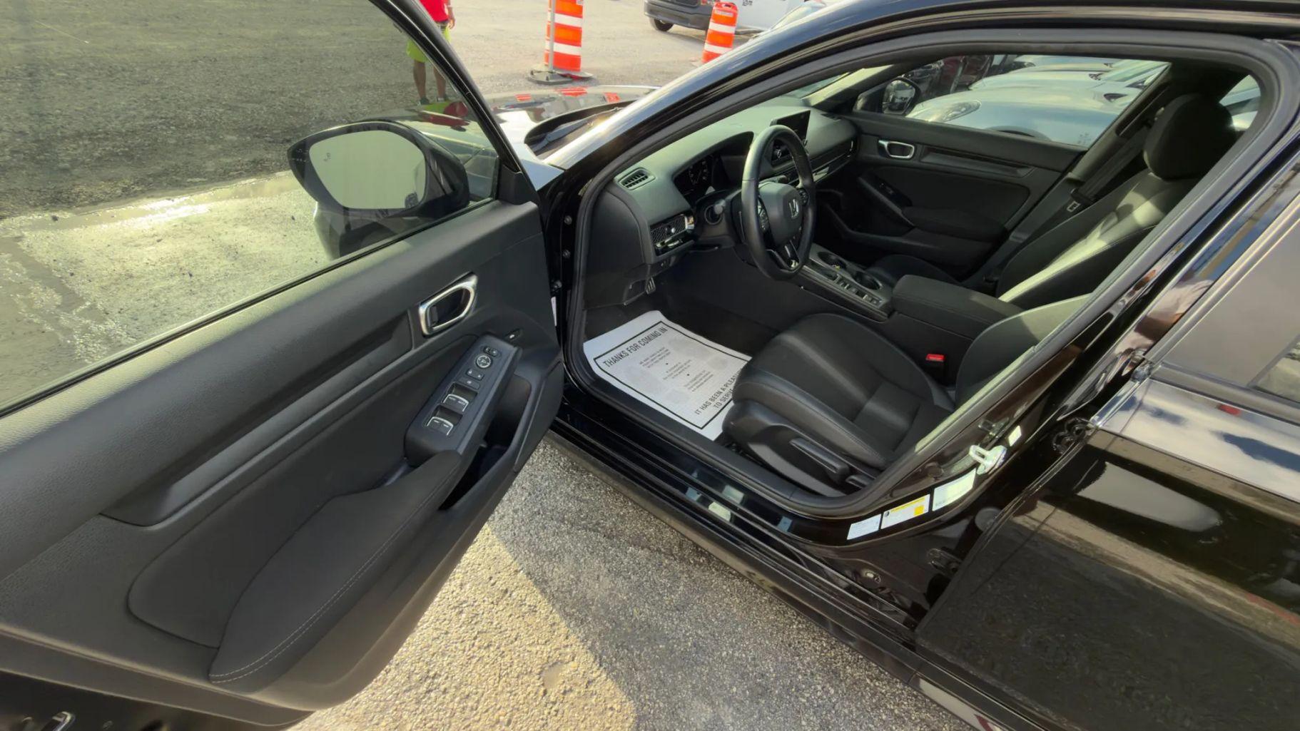 Honda Civic - Thumbnail 4