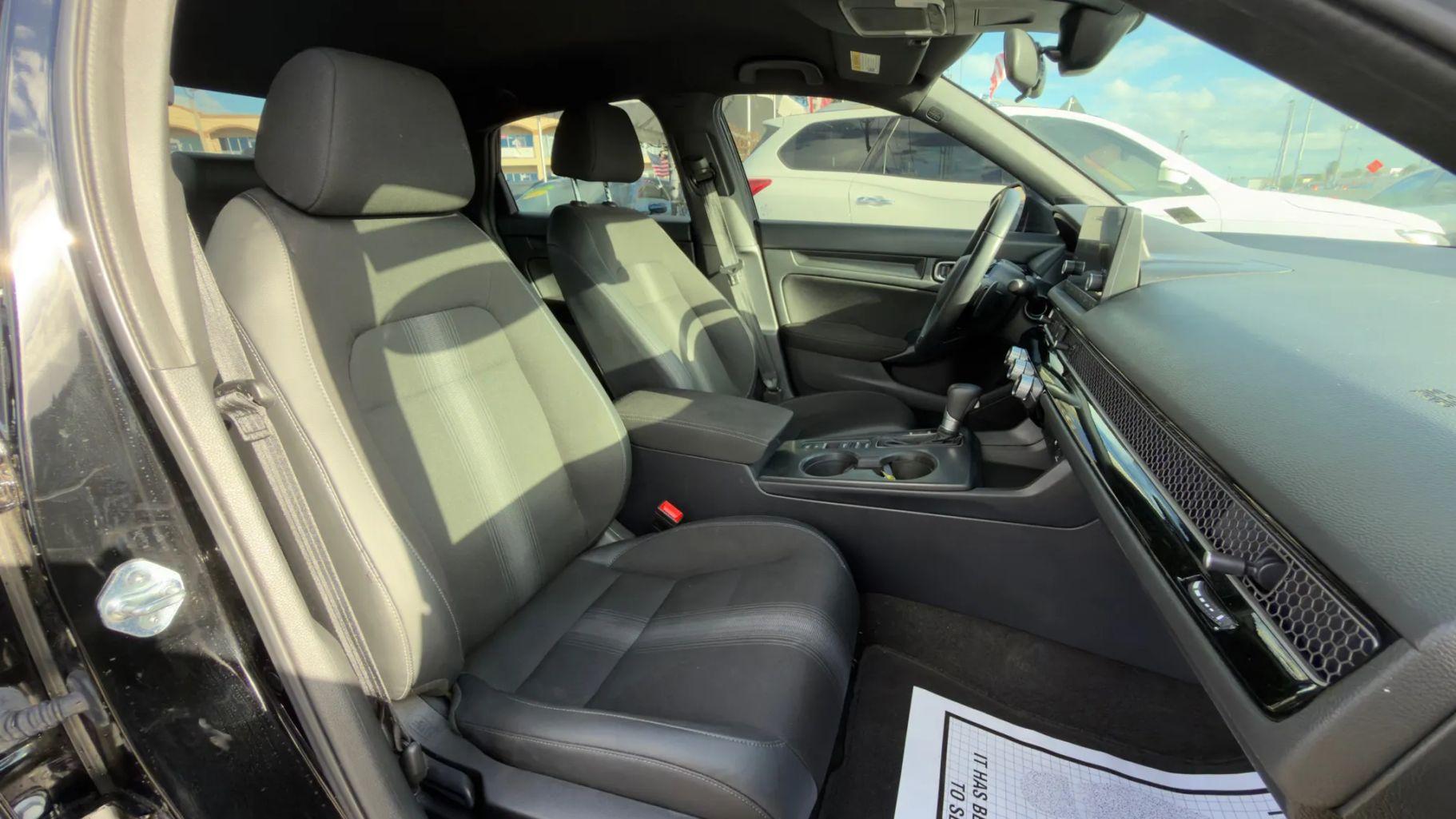 Honda Civic - Thumbnail 15