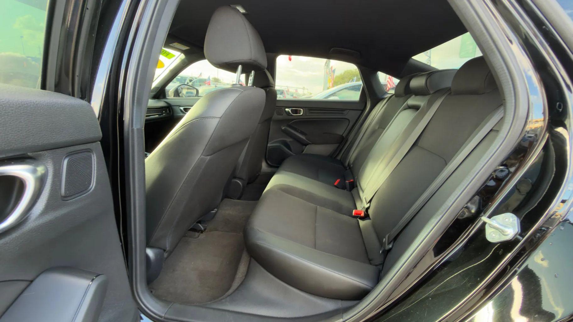 Honda Civic - Thumbnail 2