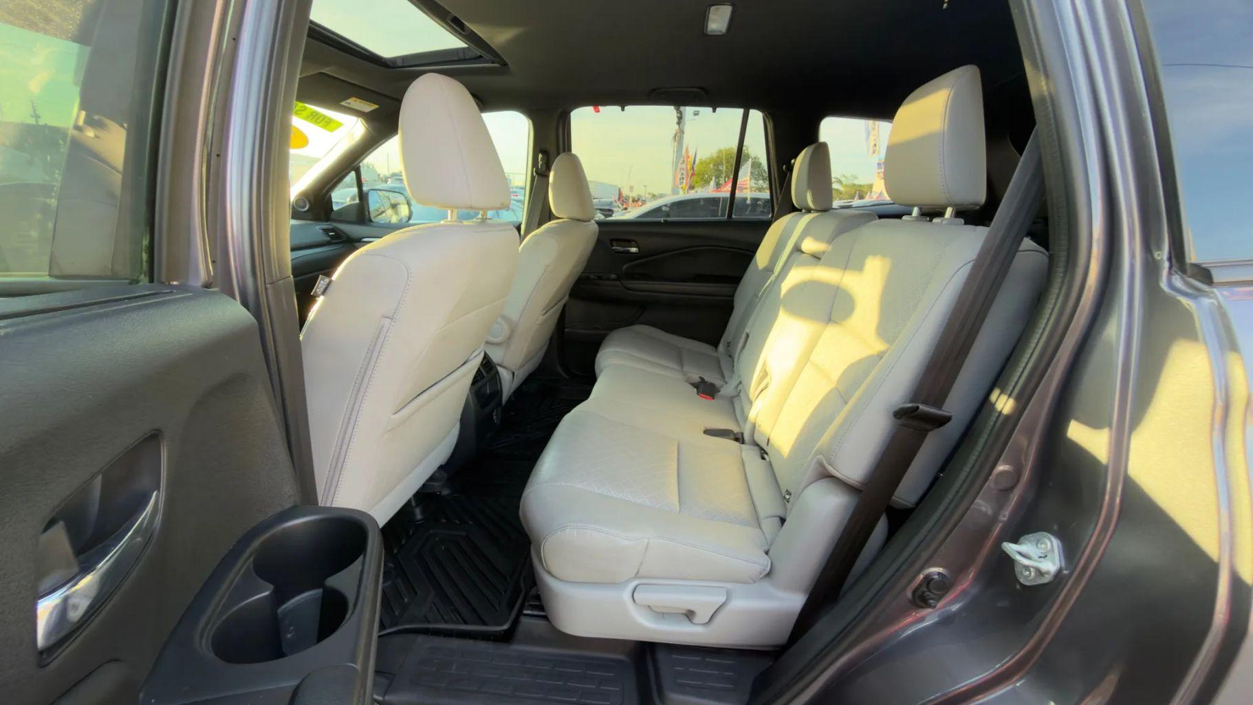 Honda Passport - Thumbnail 2