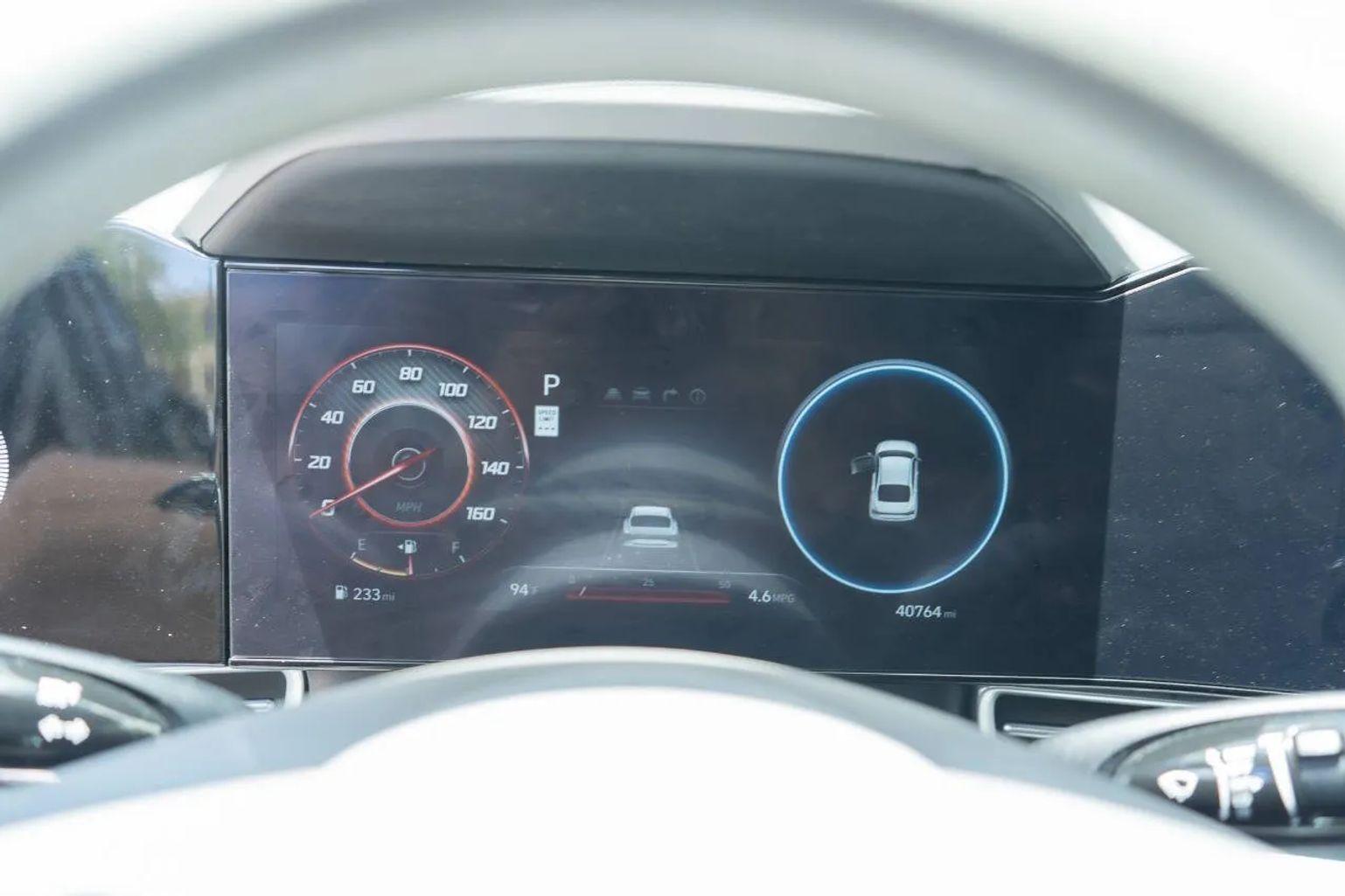 Hyundai Elantra - Thumbnail 5