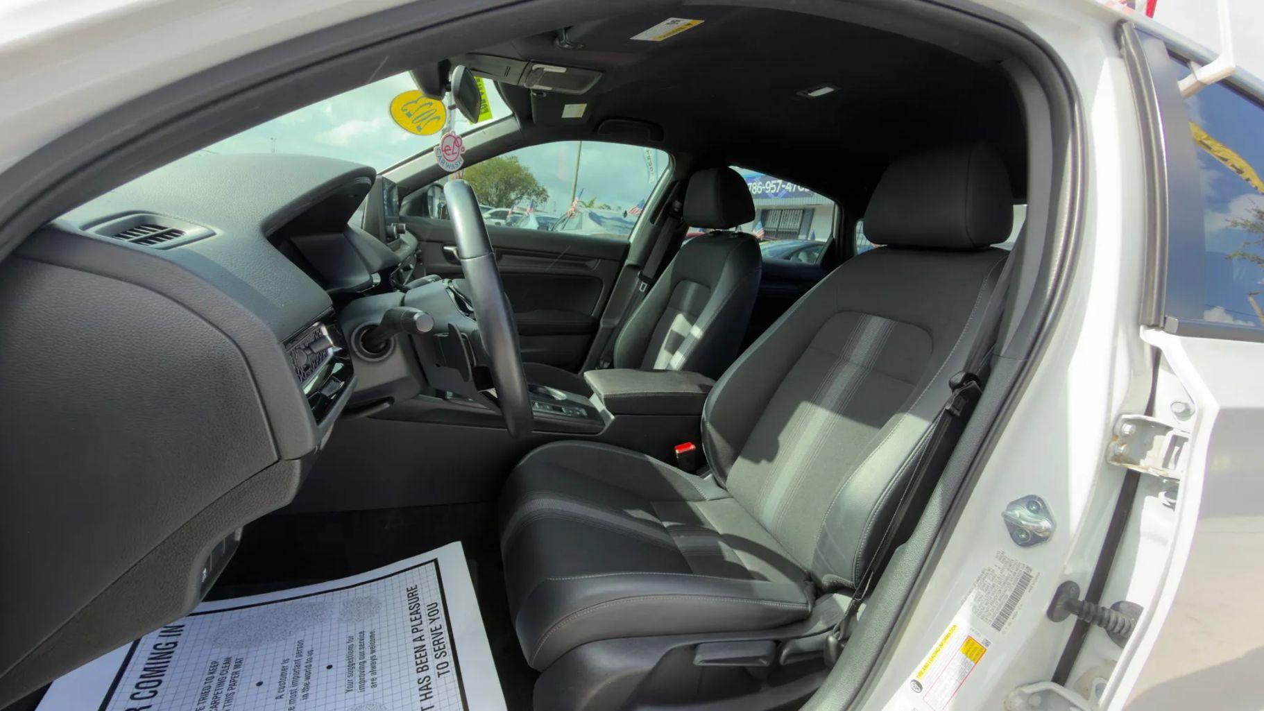 Honda Civic - Thumbnail 4