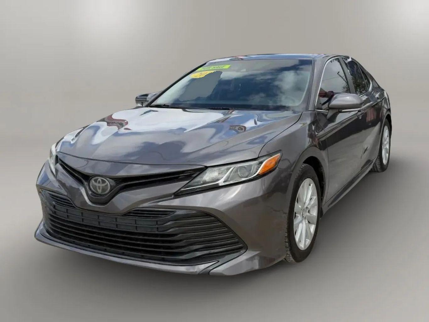 Toyota Camry - Thumbnail 8