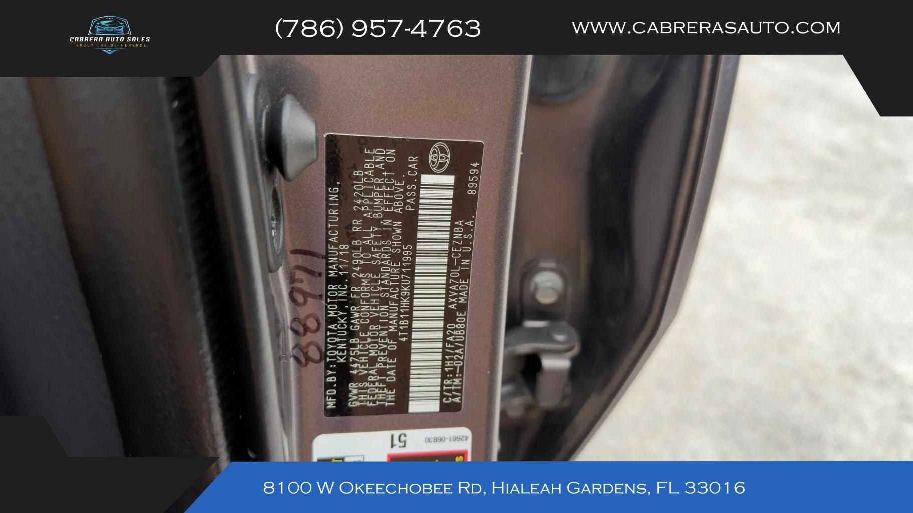 Toyota Camry - Thumbnail 6