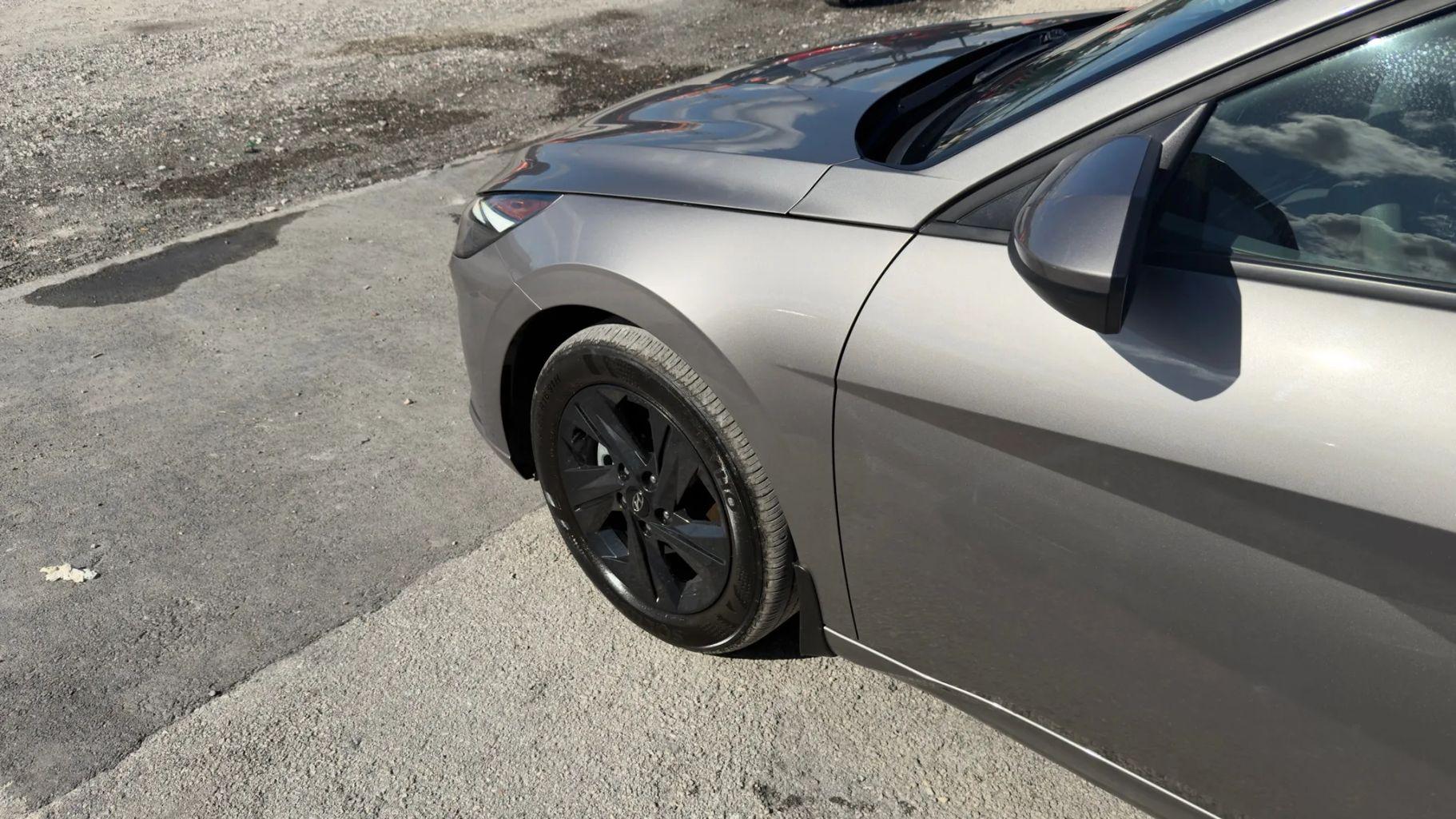 Hyundai Elantra - Thumbnail 11