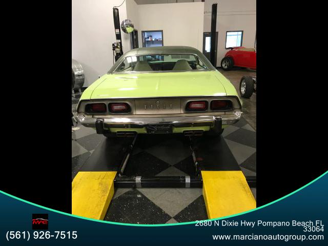 Dodge Challenger - Thumbnail 6