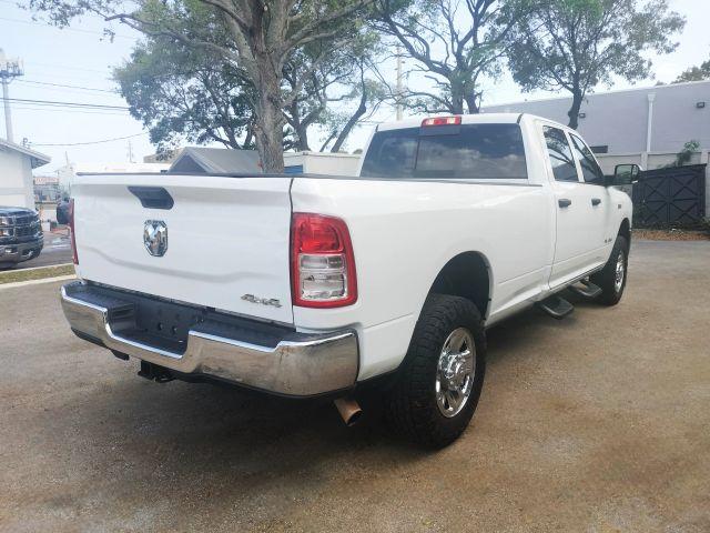 Ram 3500 Crew Cab - Thumbnail 13