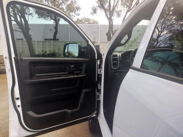 Ram 3500 Crew Cab - Thumbnail 17