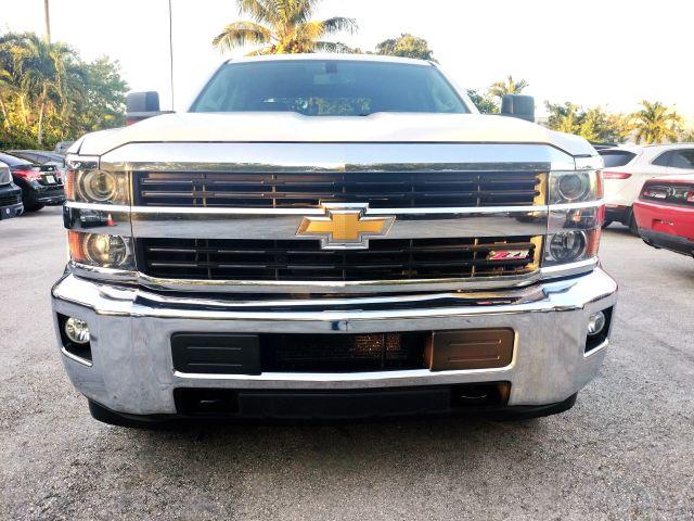 Chevrolet Silverado 2500 Hd Crew Cab - Thumbnail 6
