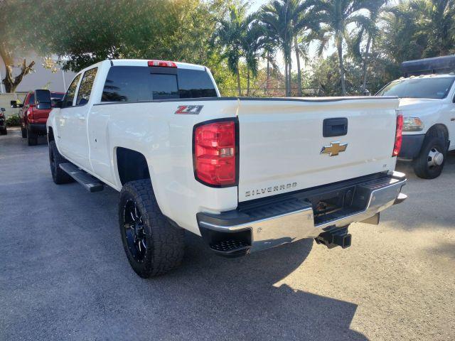 Chevrolet Silverado 2500 Hd Crew Cab - Thumbnail 10