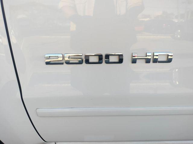 Chevrolet Silverado 2500 Hd Crew Cab - Thumbnail 15