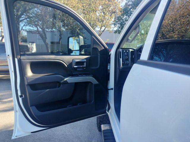 Chevrolet Silverado 2500 Hd Crew Cab - Thumbnail 18