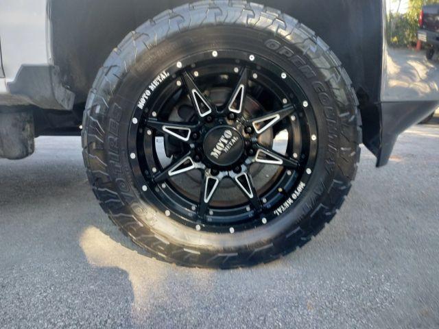 Chevrolet Silverado 2500 Hd Crew Cab - Thumbnail 4