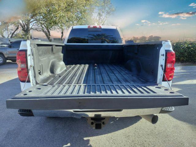 Chevrolet Silverado 2500 Hd Crew Cab - Thumbnail 12