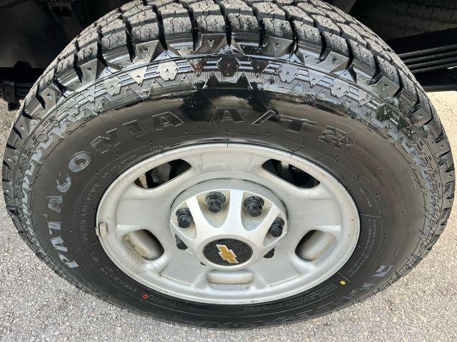 Chevrolet Silverado 2500 Hd Crew Cab - Thumbnail 2