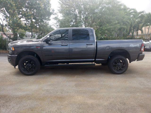 Ram 2500 Crew Cab - Thumbnail 9