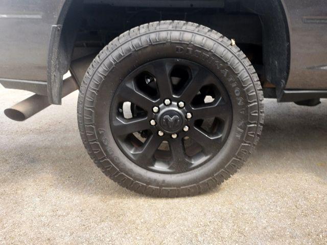 Ram 2500 Crew Cab - Thumbnail 4