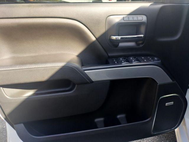 Chevrolet Silverado 1500 Crew Cab - Thumbnail 17