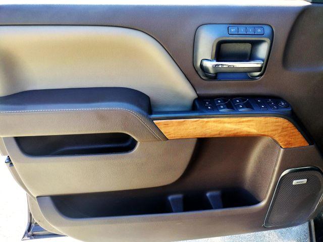 Chevrolet Silverado 1500 Crew Cab - Thumbnail 16