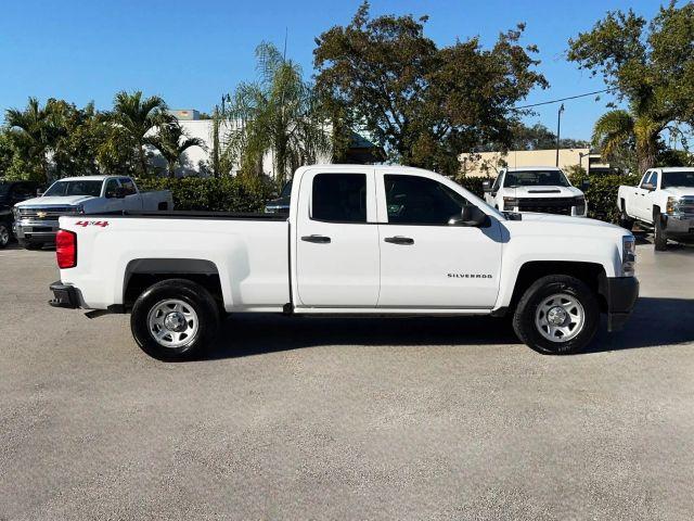 Chevrolet Silverado 1500 Double Cab - Thumbnail 14