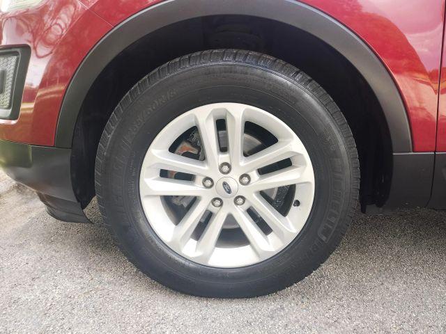 Ford Explorer - Thumbnail 2