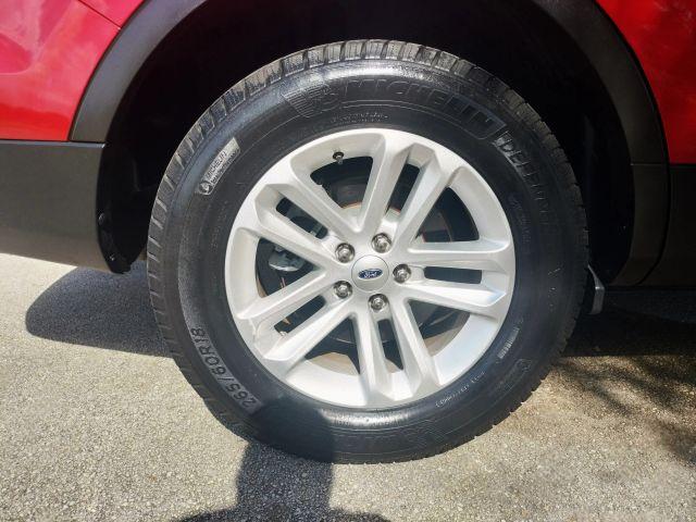 Ford Explorer - Thumbnail 4