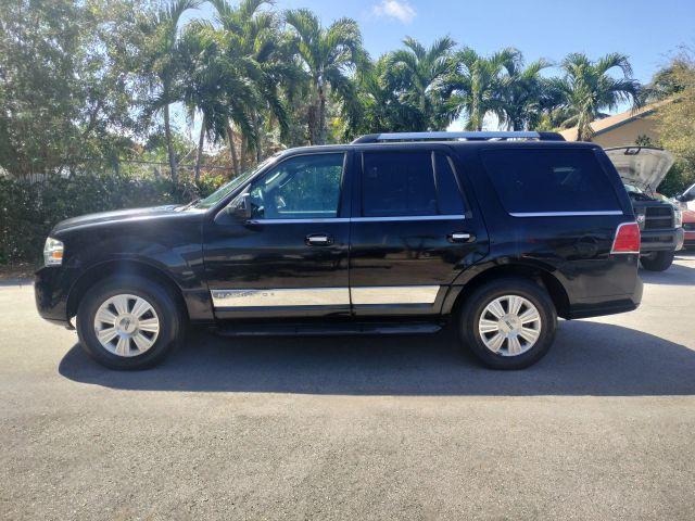 Lincoln Navigator - Thumbnail 9