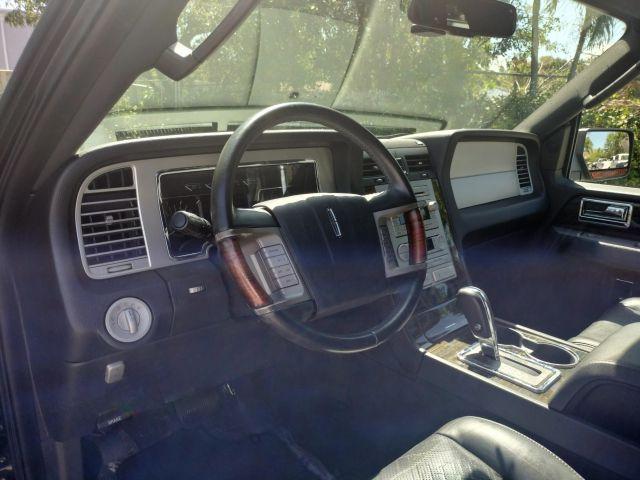 Lincoln Navigator - Thumbnail 18
