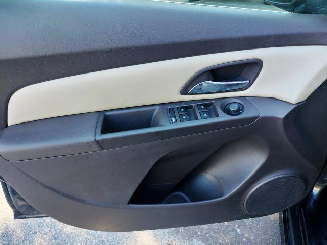 Chevrolet Cruze - Thumbnail 20