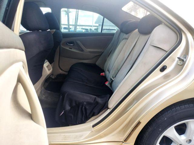 Toyota Camry - Thumbnail 20