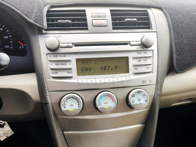 Toyota Camry - Thumbnail 4