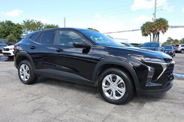 CHEVROLET TRAX FWD 4dr LS - View 1