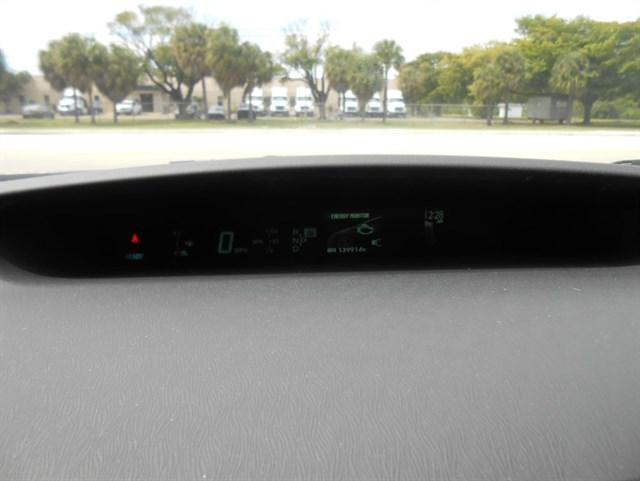 Toyota Prius Iii | Stock No: 14766 - Thumbnail 12