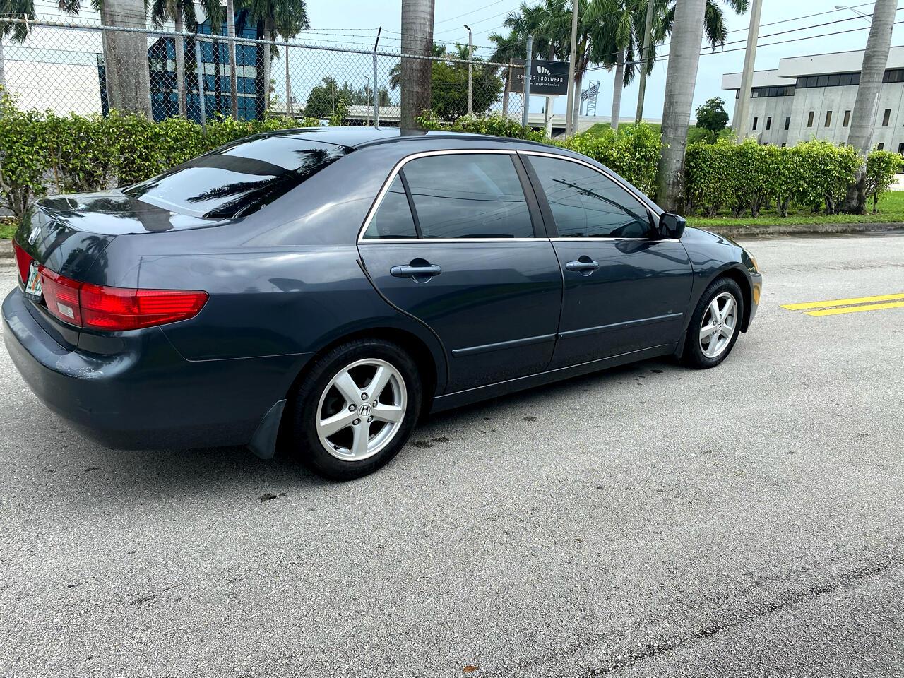 Honda Accord4-Door Sedan - Thumbnail 4